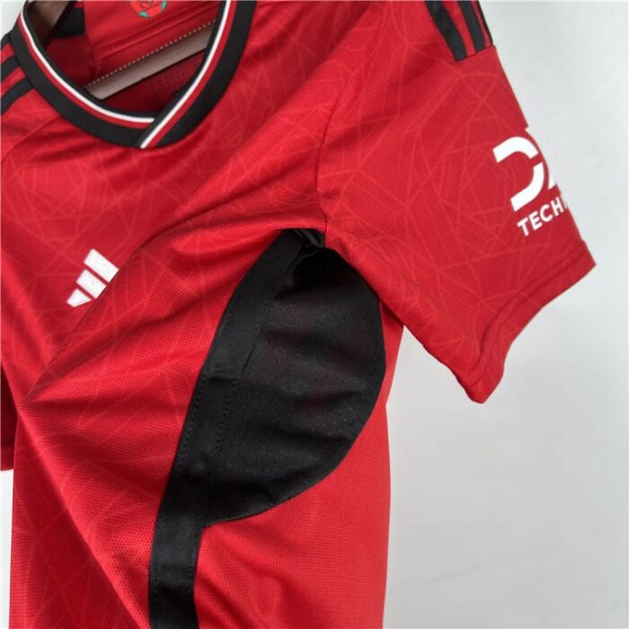 Manchester United 23-24 Home Football Kit