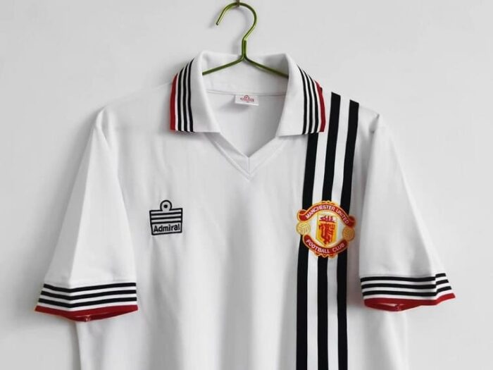 Manchester United 75-80 Away White Football Kit
