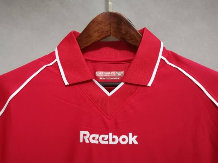 Liverpool 00-02 Home Football Kit