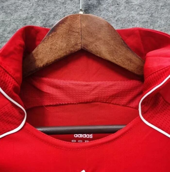 Liverpool 06-08 Home Football Kit