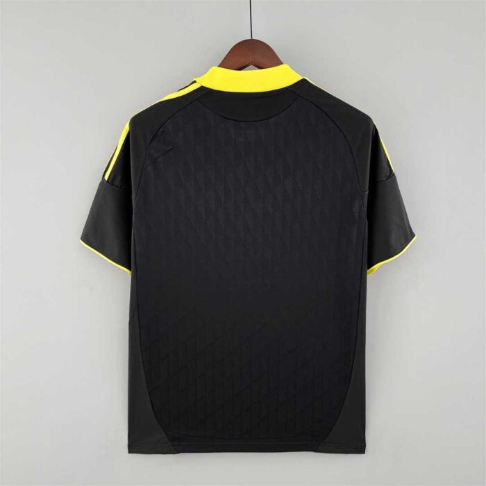 Liverpool 10-11 Third Black Football Kit
