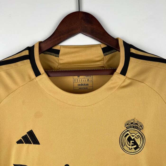 Real Madrid 23-24 Training Football Kit
